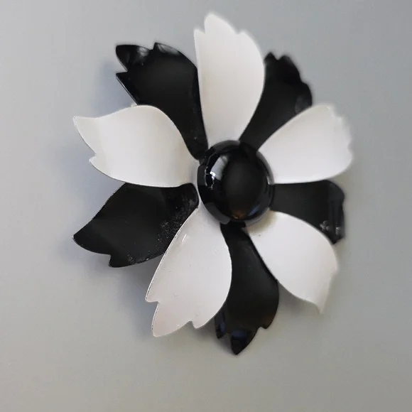 Vintage Black-and-White Layered Enamel Flower Brooch - Picture 2 of 7